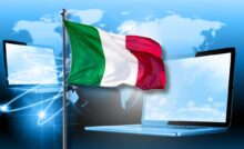 bandiera italiana e internet con pc